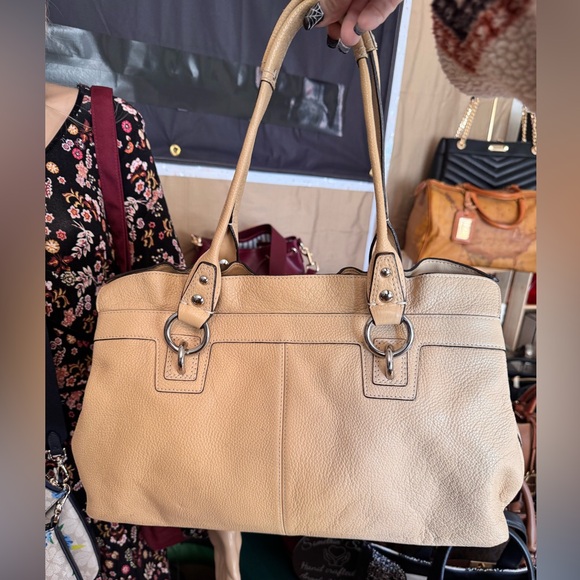 Coach Penelope 2010 Pebbled Leather Cream Shoulder Bag with ruffled edges. - Picture 2 of 10